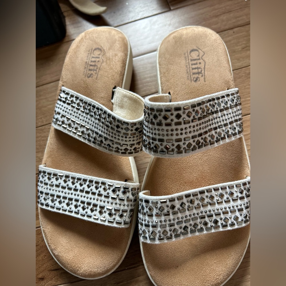 Cliffs sandals